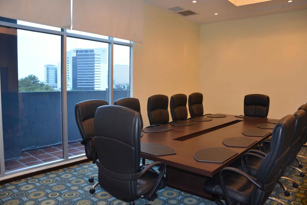 Courtyard By Marriott Guayaquil Hotel Eksteriør billede